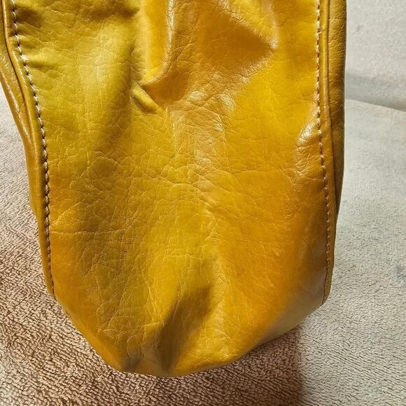 AXCESS LIZ CLAIBORNE LARGE MUSTARD FAUX LEATHER HOBO PURSE-SHOULDER BAG L@@K!! - Picture 10 of 14